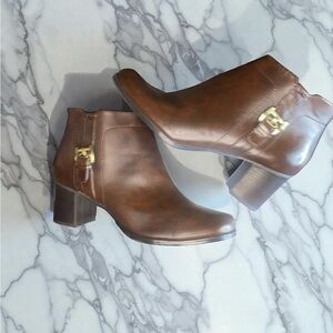 Vintage Covington chocolate brown ankle boots block heel Chunky size 8.5